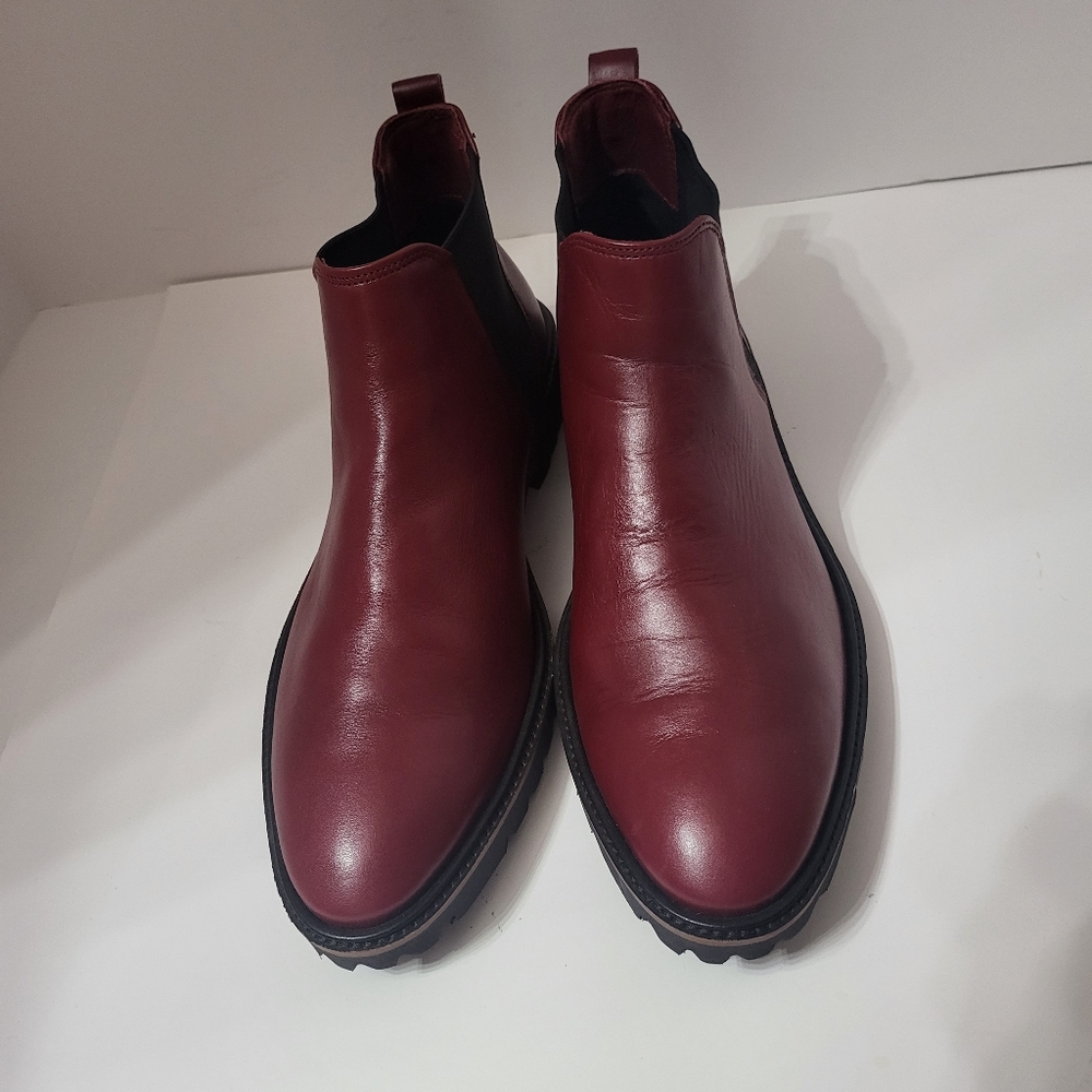 ECCO Women's Incise Tailored Chelsea Boot burgandy color size 41